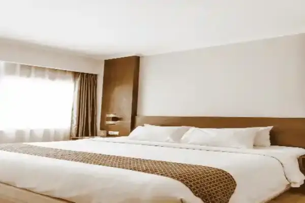 Chambre d’un appart’hôtel à Saint-Angel