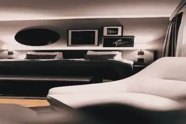 Chambre d’un hôtel pour affaire à Tancrou