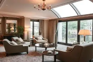 Espaces lounge dans un hôtel pour affaire à Coustouges