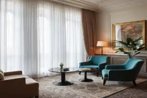 Espaces lounge dans un hôtel de courte durée à Toulouges