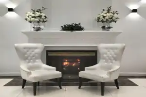 Espaces lounge dans un hôtel écolo à Toulouges