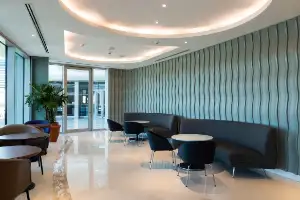 Espaces lounge dans un hôtel économique à Toulouges